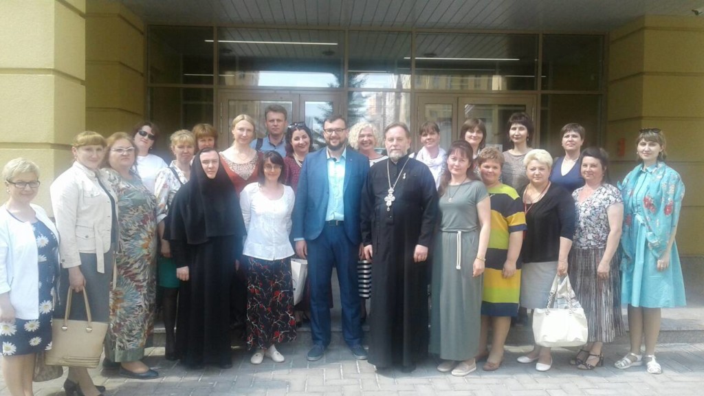 Делегация Нижегородской епархии постелила в Москве некоммерческую организацию «Новая школа»