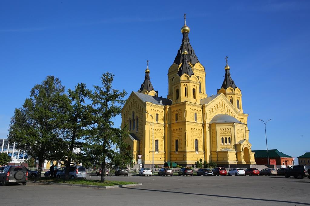 Божественная литургия в нижегородском кафедральном соборе во имя святого благоверного князя Александра Невского
